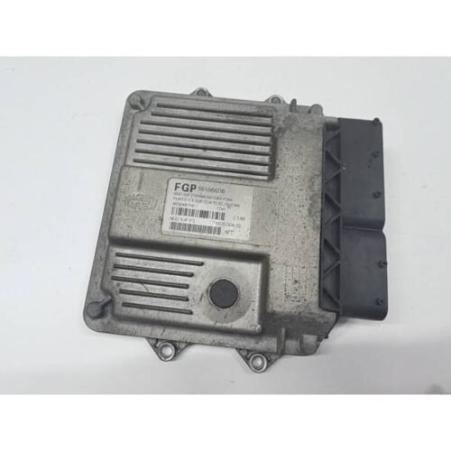 CENTRALINA MOTORE FIAT Punto Berlina 5P 3° Serie 55186608 188A9000 Diesel 1300 (03>) 3664653 CENTRALINA MOTORE FIAT Punto Berlina 5P 3° Serie 55186608 188A9000 Diesel 1300 (03>) 3664653