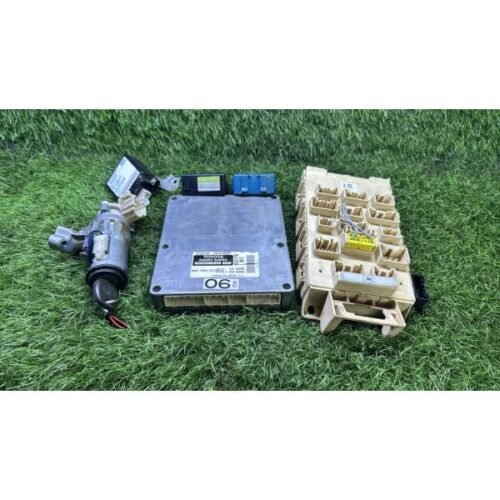 KIT CHIAVI CENTRALINA MOTORE TOYOTA Yaris Serie 8966152065 Benzina 1.0 (99>03) 3676839 KIT CHIAVI CENTRALINA MOTORE TOYOTA Yaris Serie 8966152065 Benzina 1.0 (99>03) 3676839